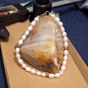 WHITE FRESHWATER BAROQUE PEARL BRACELET WITH GOLDTONE BEAD ACCENTS